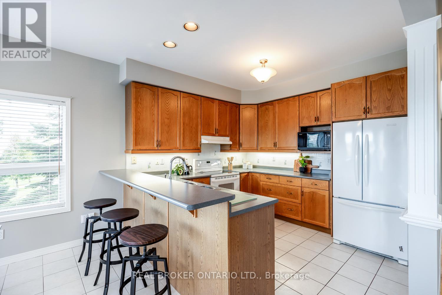 Photo 6 of 69 Padfield Drive, Clarington ON