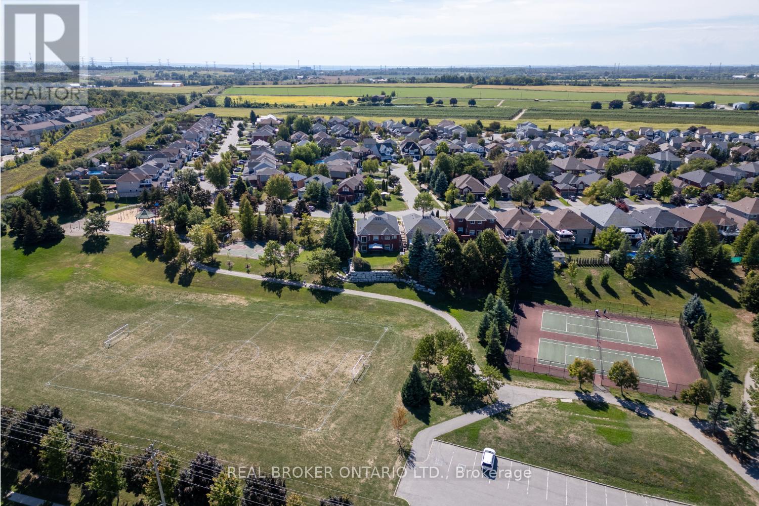 Photo 39 of 69 Padfield Drive, Clarington ON