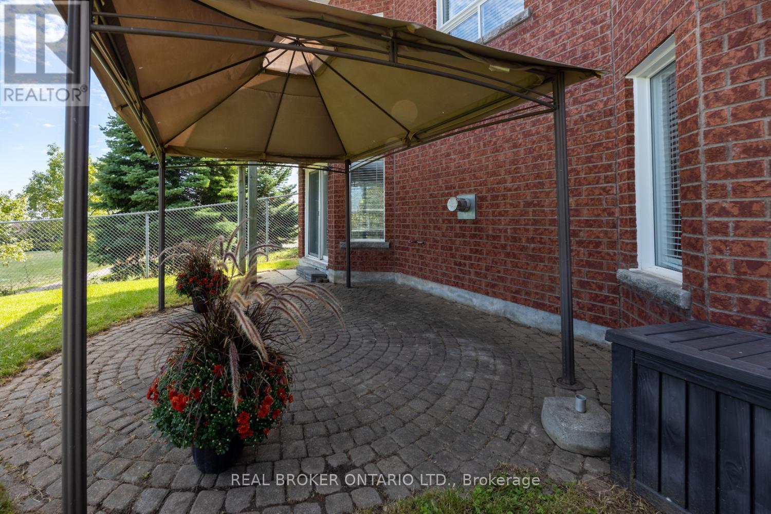 Photo 34 of 69 Padfield Drive, Clarington ON