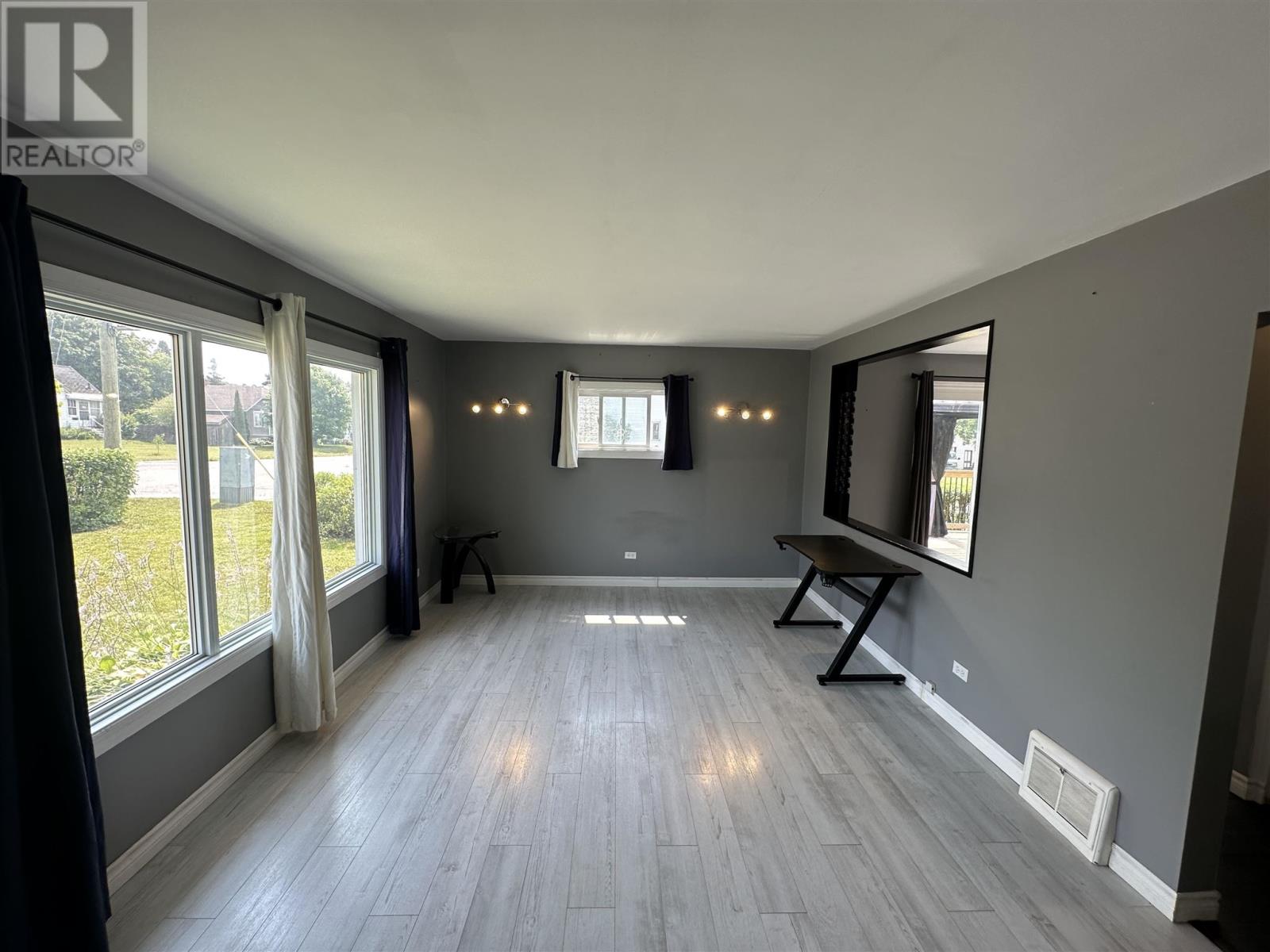 Photo 13 of 237 Spruce St, Sault Ste Marie ON