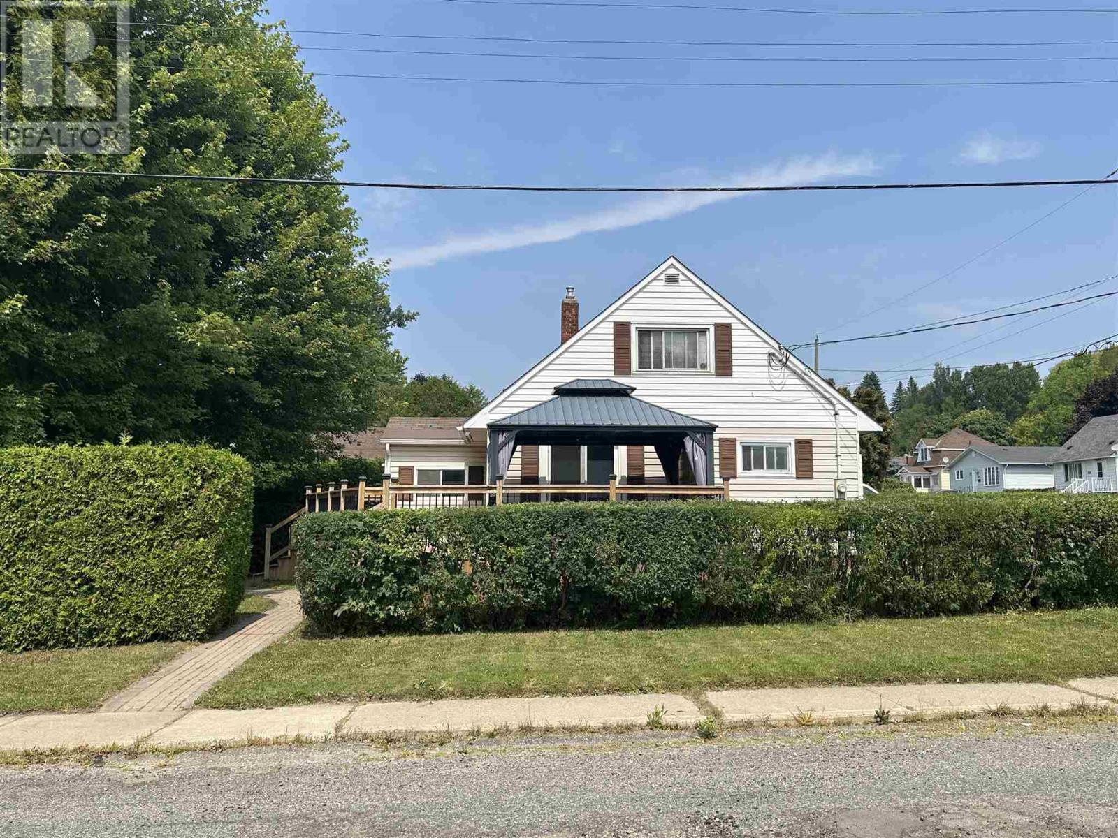Photo 4 of 237 Spruce St, Sault Ste Marie ON