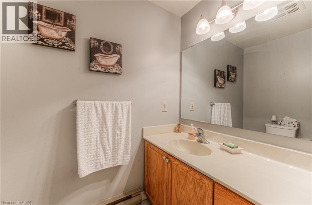 Photo 16 of 20 Ellen Street E Unit 611, Kitchener ON