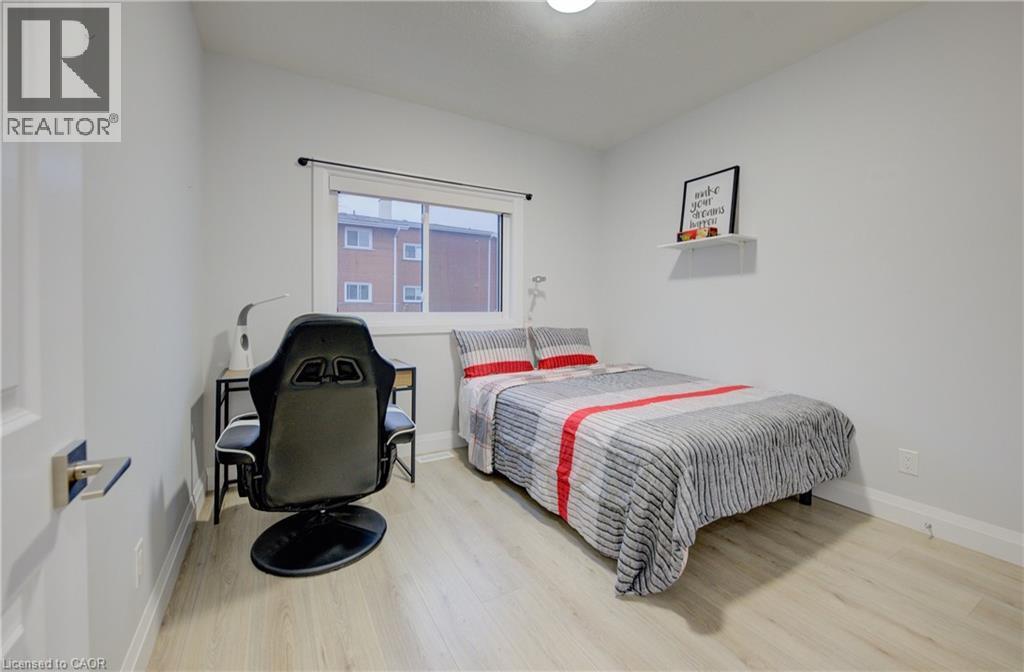 Photo 10 of 202 Fifth Avenue, Kitchener ON