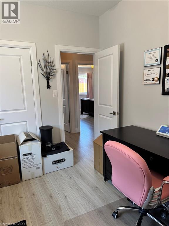 Photo 26 of 202 Fifth Avenue, Kitchener ON