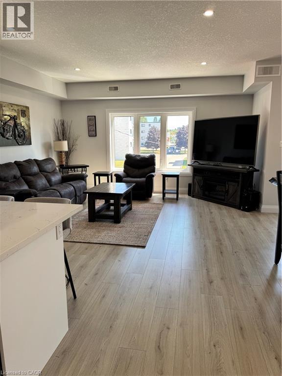 Photo 28 of 202 Fifth Avenue, Kitchener ON