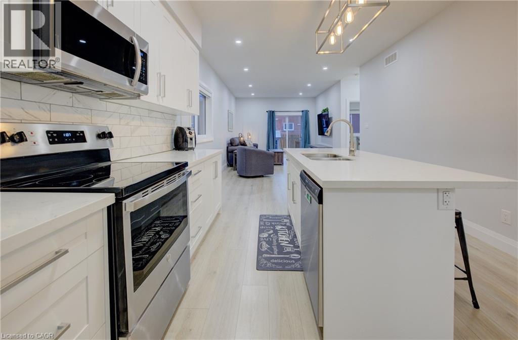 Photo 5 of 202 Fifth Avenue, Kitchener ON