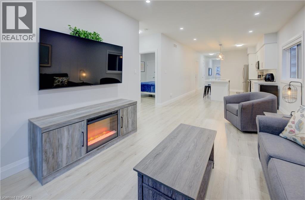 Photo 8 of 202 Fifth Avenue, Kitchener ON