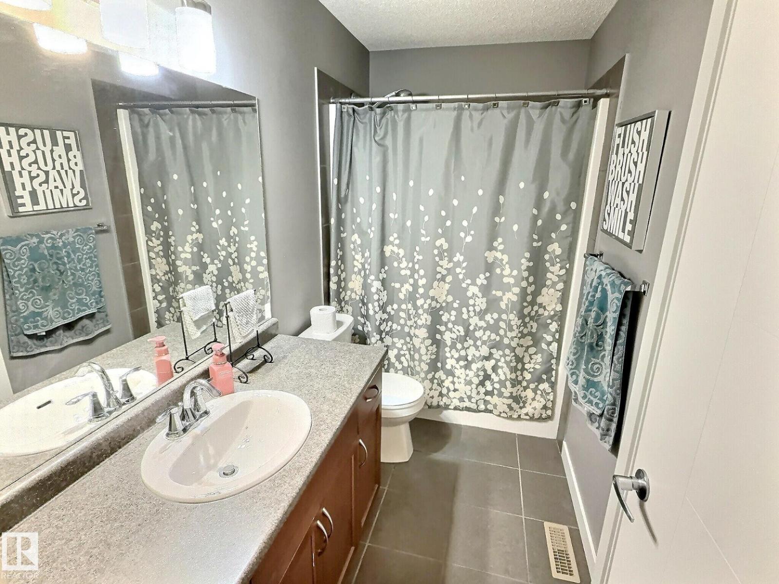 Photo 15 of 21703 80 Av Nw, Edmonton AB