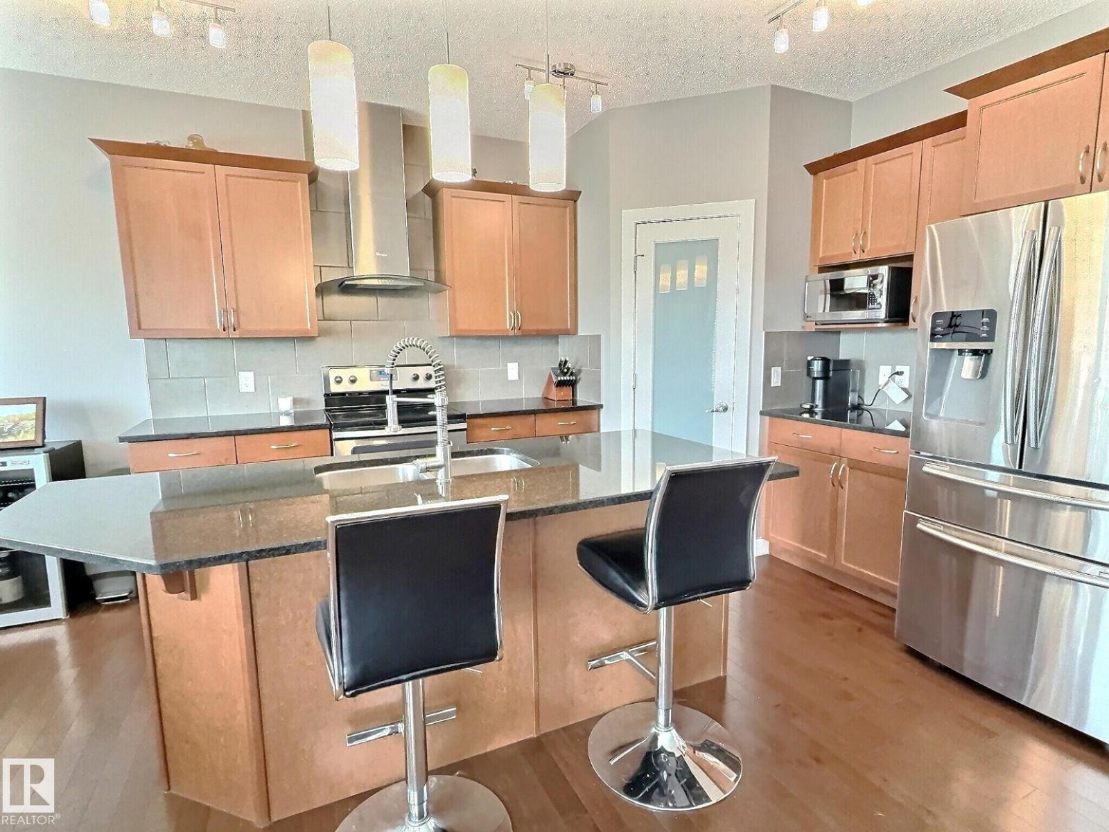 Photo 4 of 21703 80 Av Nw, Edmonton AB