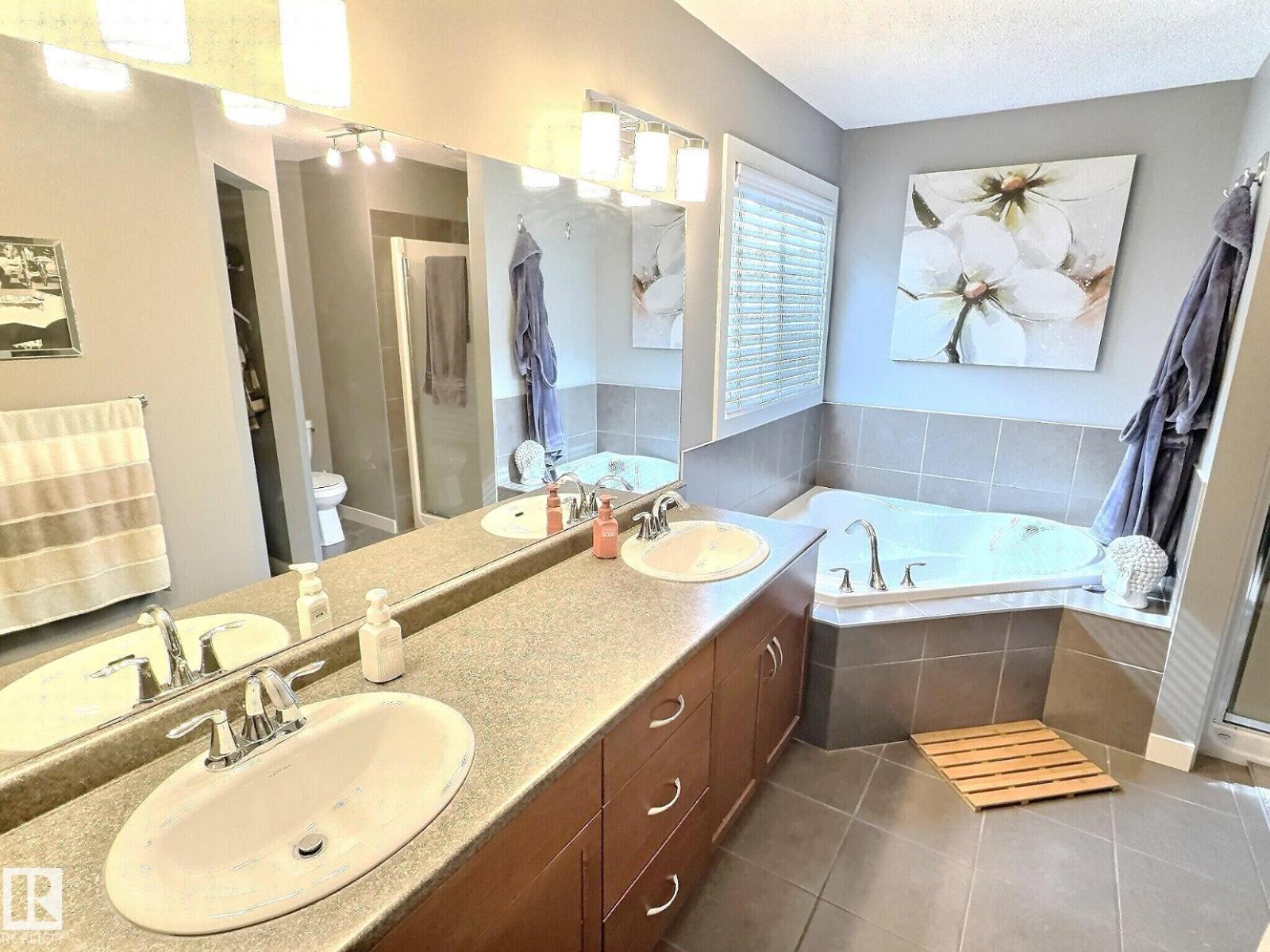 Photo 17 of 21703 80 Av Nw, Edmonton AB