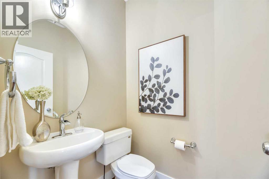 Photo 18 of 266 Rockborough Green Nw, Calgary AB