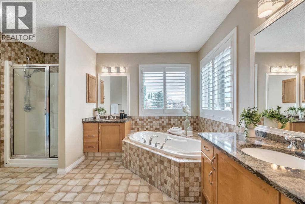 Photo 26 of 266 Rockborough Green Nw, Calgary AB