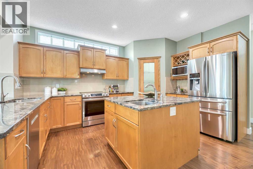 Photo 15 of 266 Rockborough Green Nw, Calgary AB