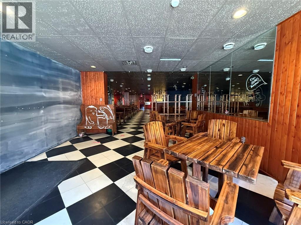 Photo 11 of 11 Walnut Street S, Hamilton ON