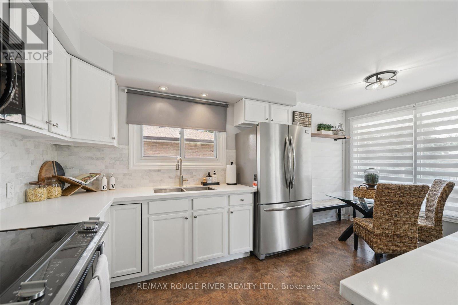 Photo 10 of 630 Athol Street E, Oshawa ON