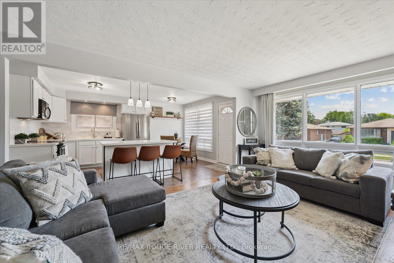 Photo 12 of 630 Athol Street E, Oshawa ON