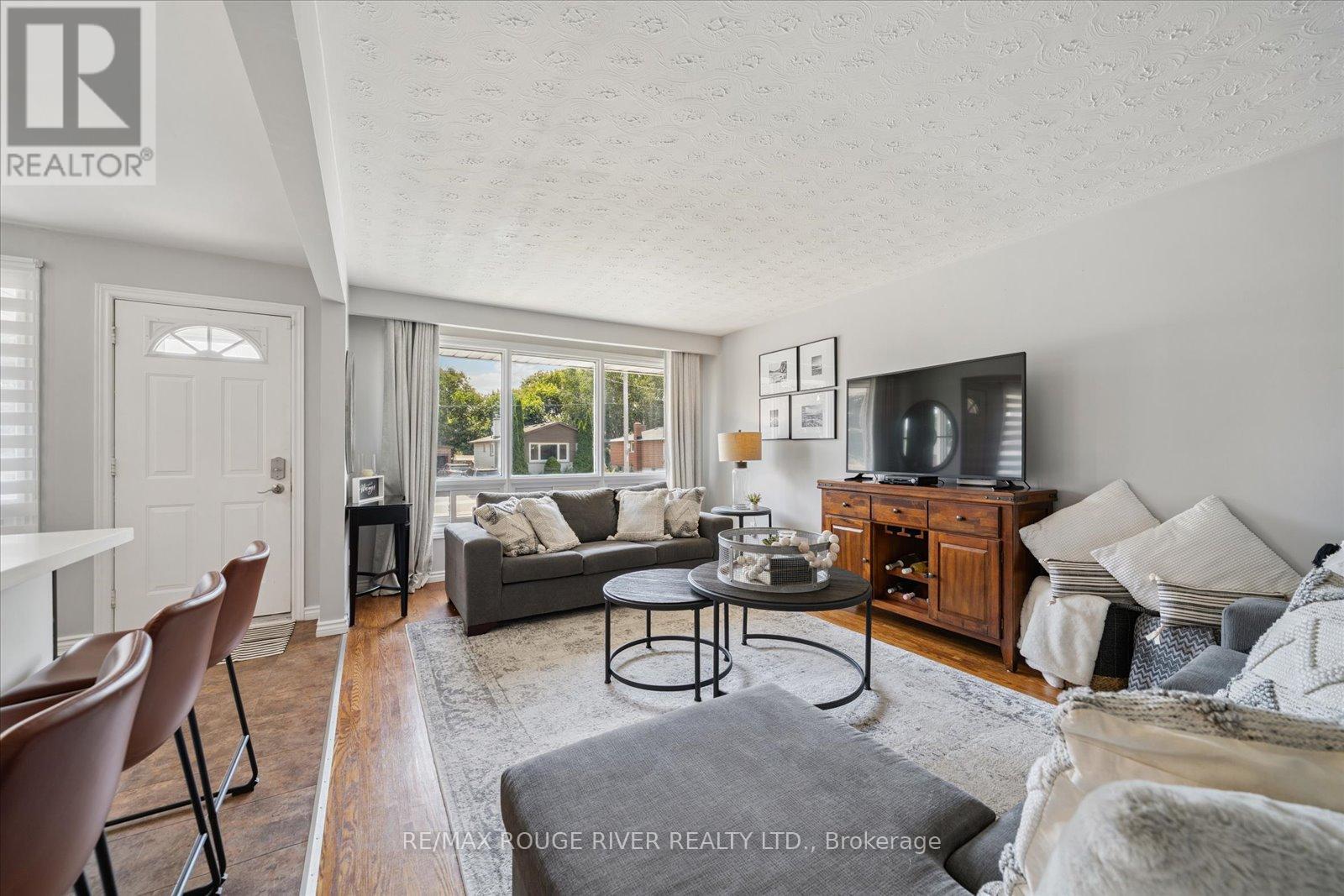 Photo 13 of 630 Athol Street E, Oshawa ON