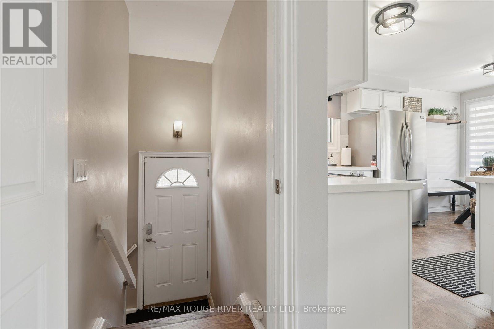 Photo 25 of 630 Athol Street E, Oshawa ON