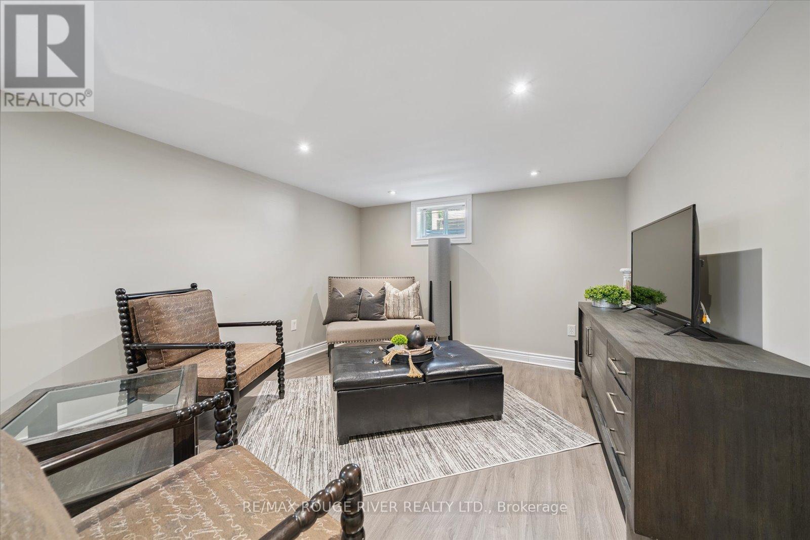 Photo 27 of 630 Athol Street E, Oshawa ON