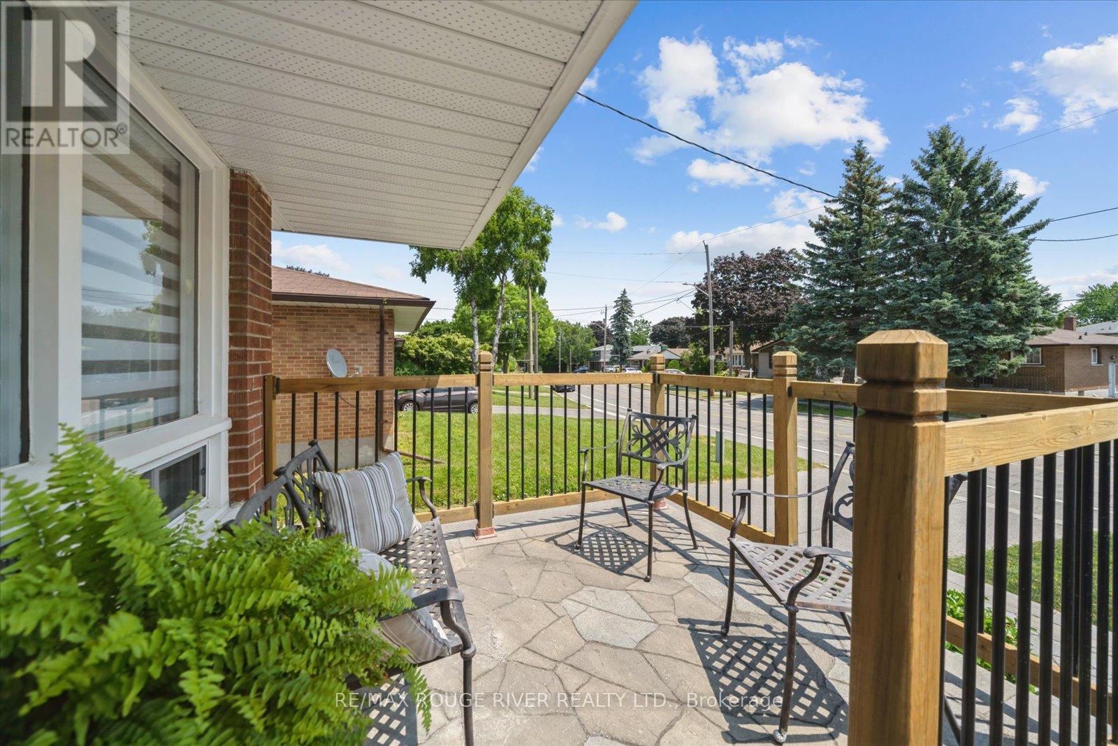 Photo 3 of 630 Athol Street E, Oshawa ON