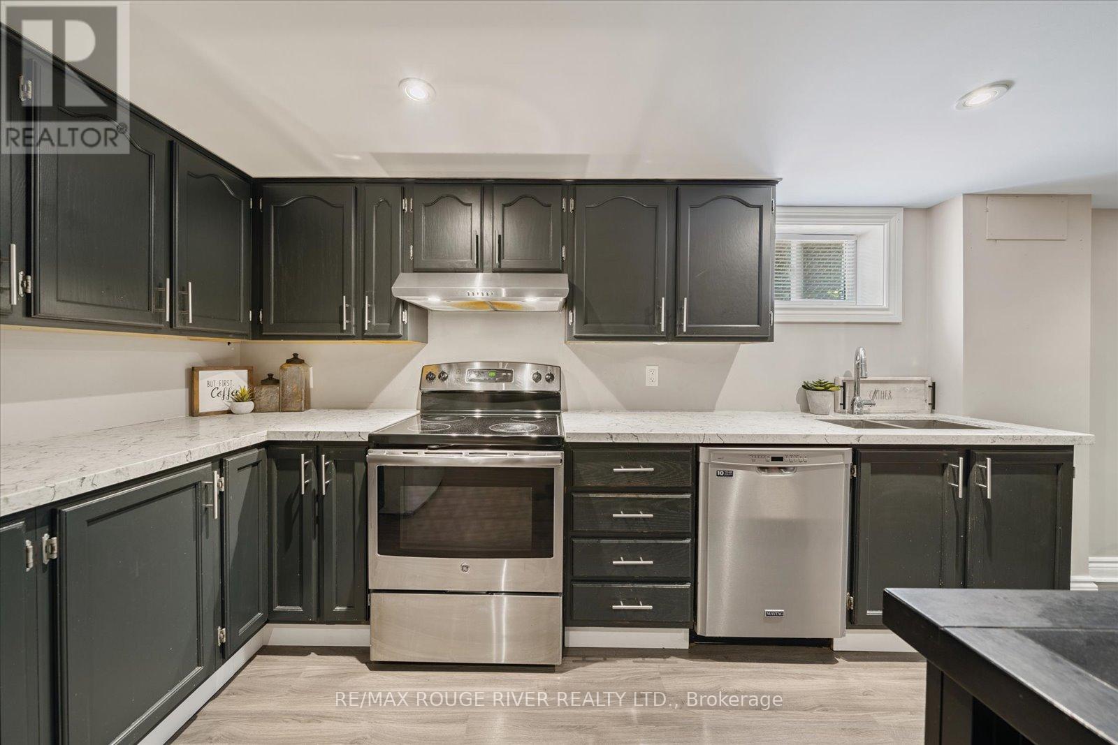 Photo 31 of 630 Athol Street E, Oshawa ON