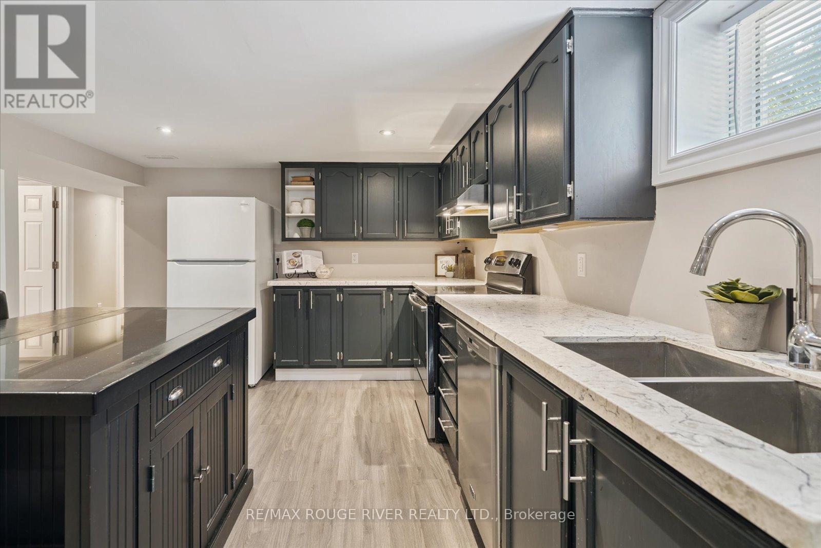 Photo 32 of 630 Athol Street E, Oshawa ON