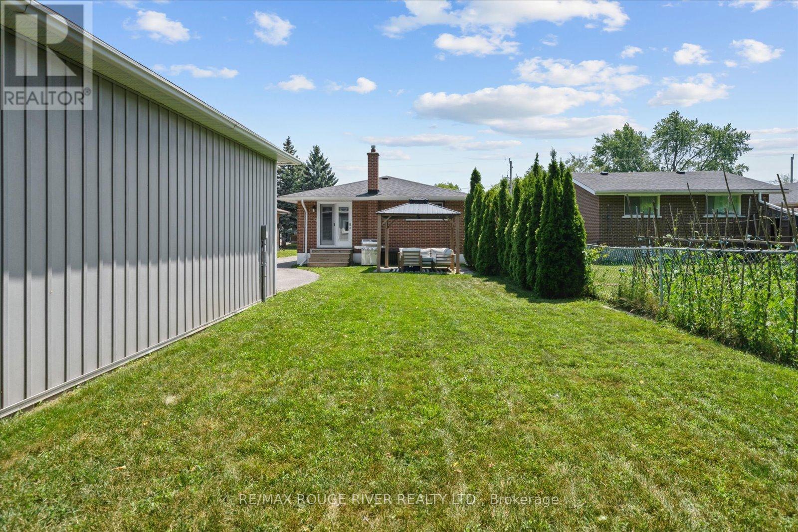 Photo 43 of 630 Athol Street E, Oshawa ON