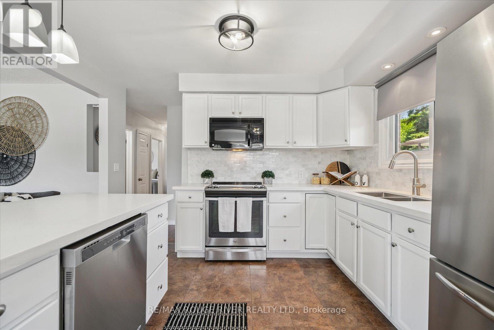 Photo 6 of 630 Athol Street E, Oshawa ON