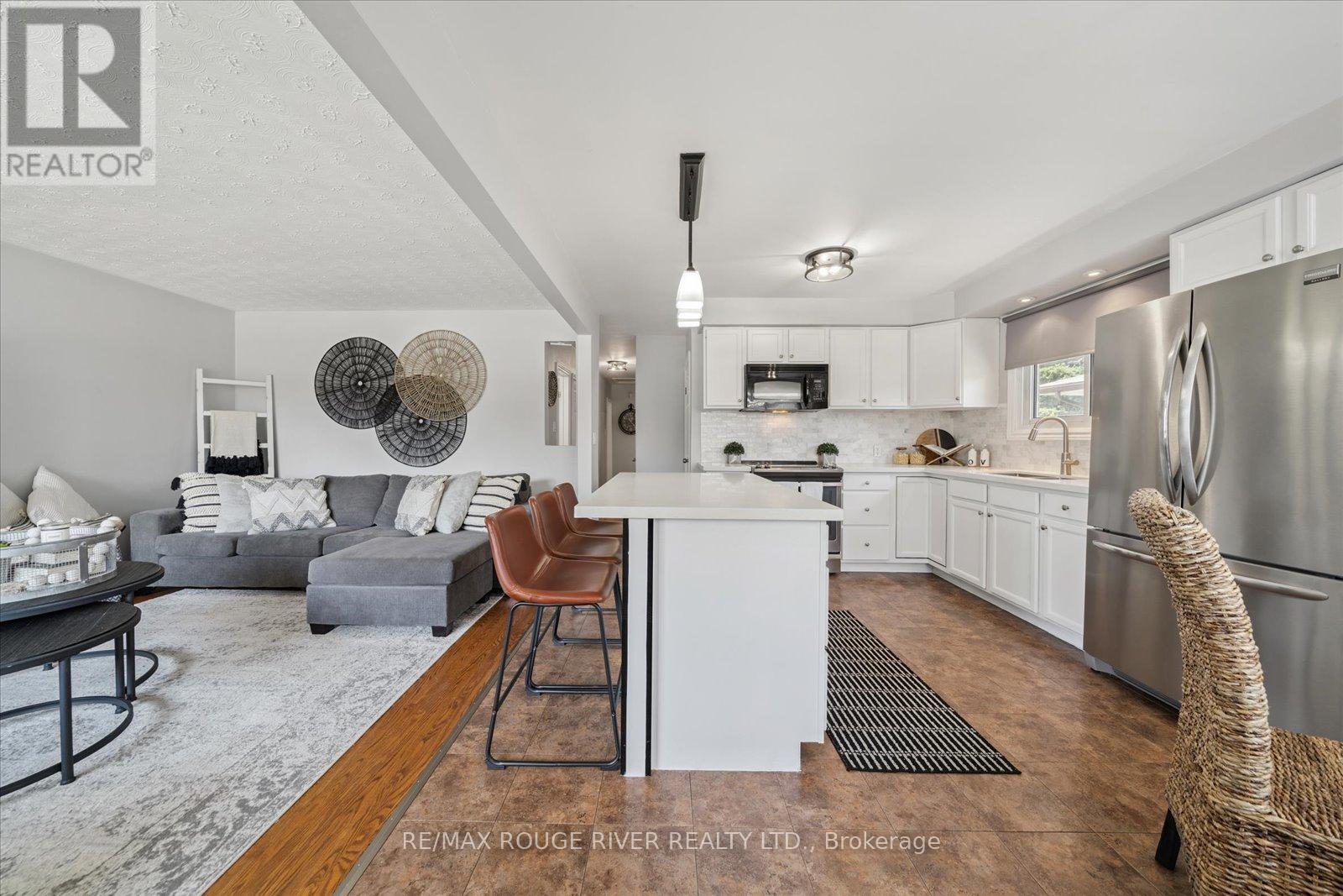 Photo 9 of 630 Athol Street E, Oshawa ON