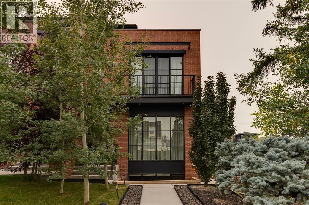 Photo 3 of 2207 29 Avenue Sw, Calgary AB