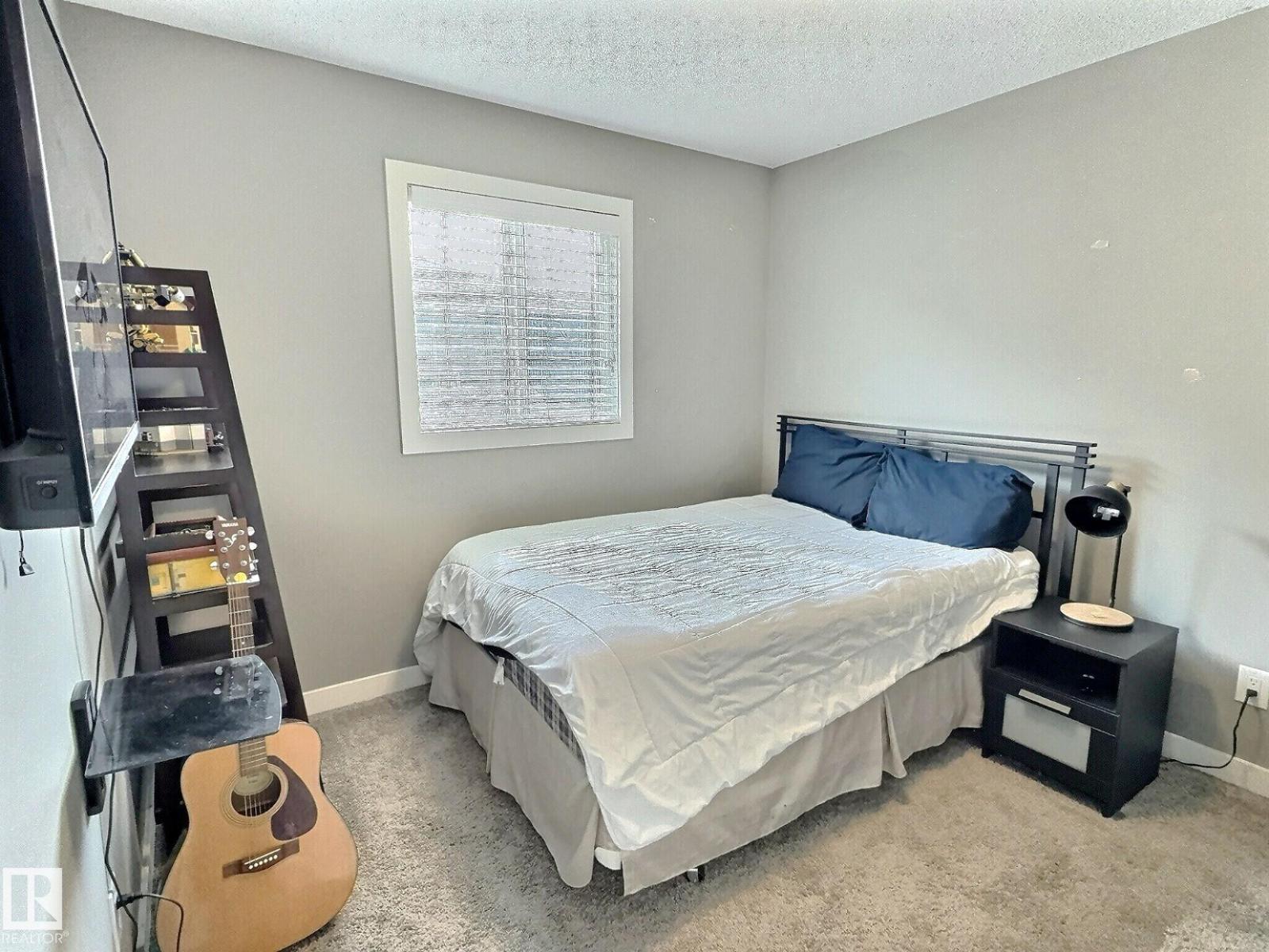 Photo 13 of 21703 80 Av Nw, Edmonton AB