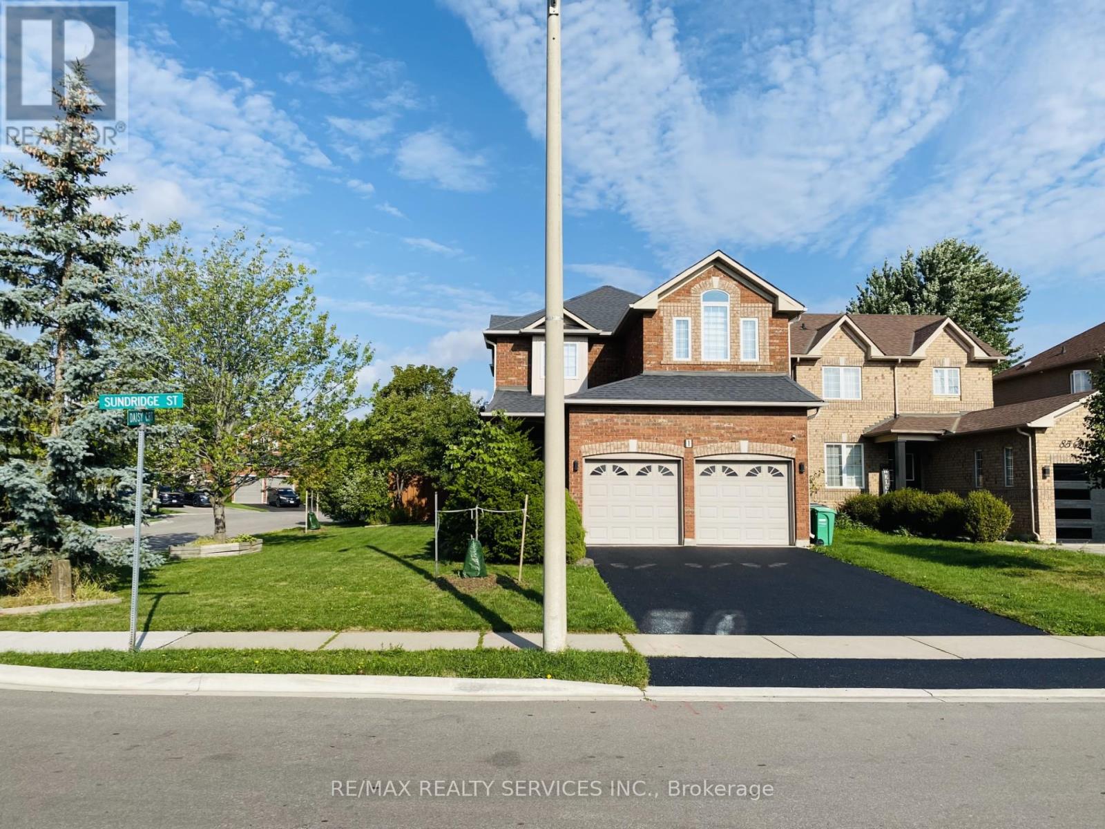 Photo 1 of 1 Daisy Court, Brampton ON