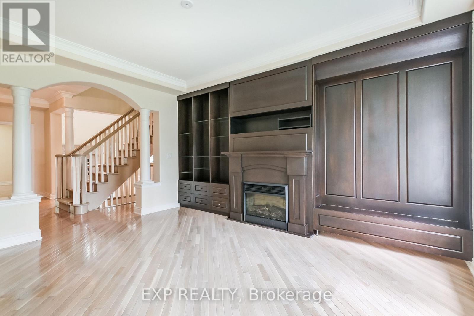 Photo 11 of 806 Hidden Grove Lane, Mississauga ON