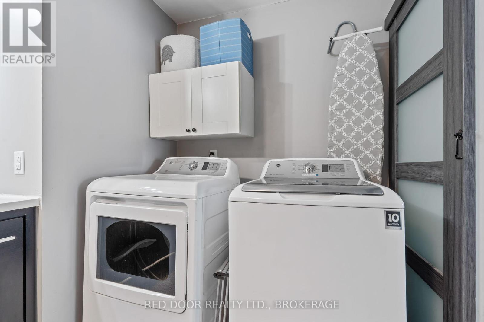 292 HETTY STREET W Property Photo