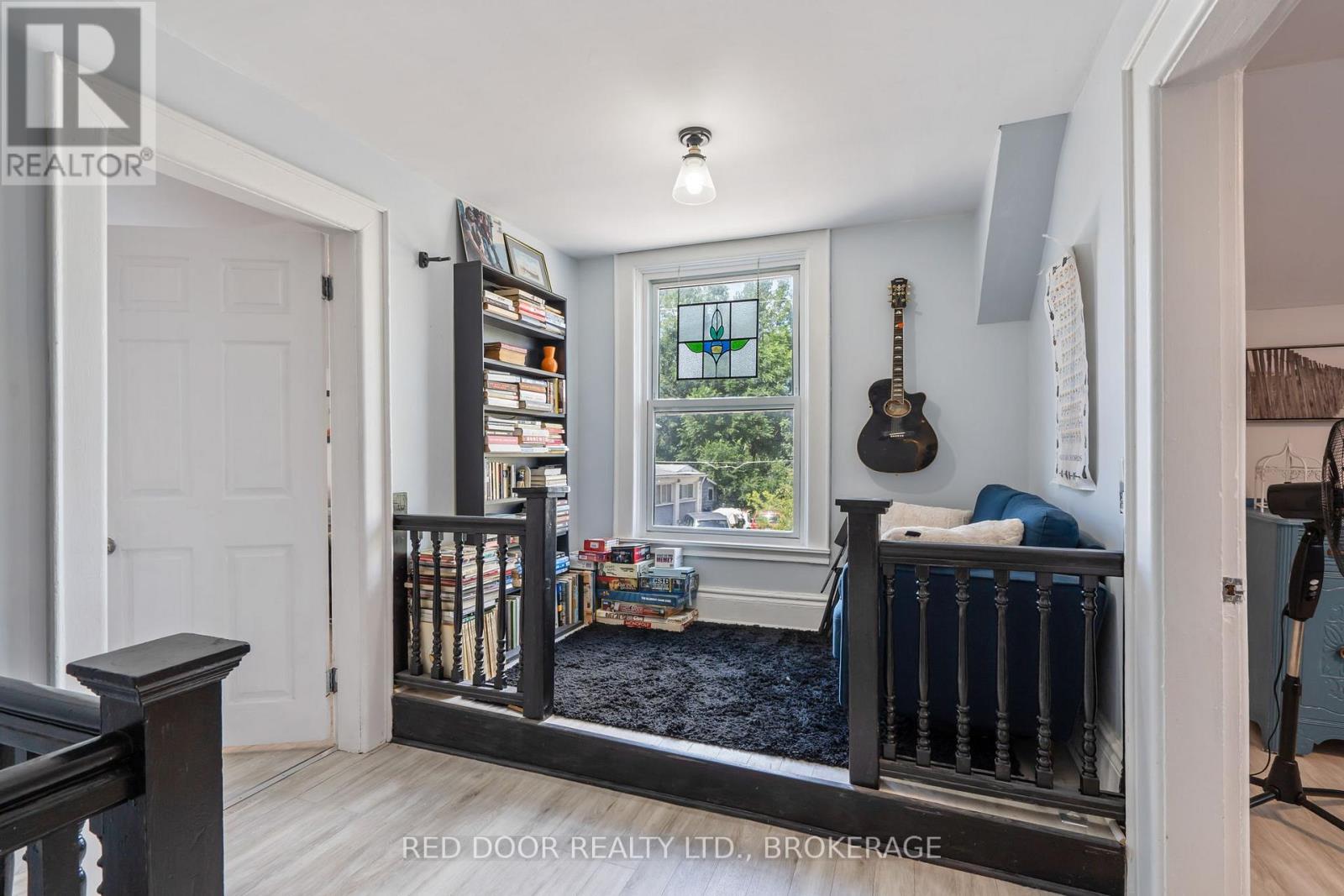 292 HETTY STREET W Property Photo