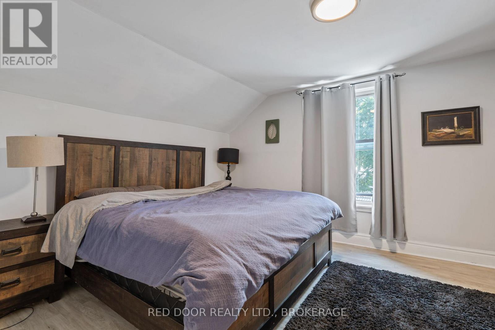 292 HETTY STREET W Property Photo