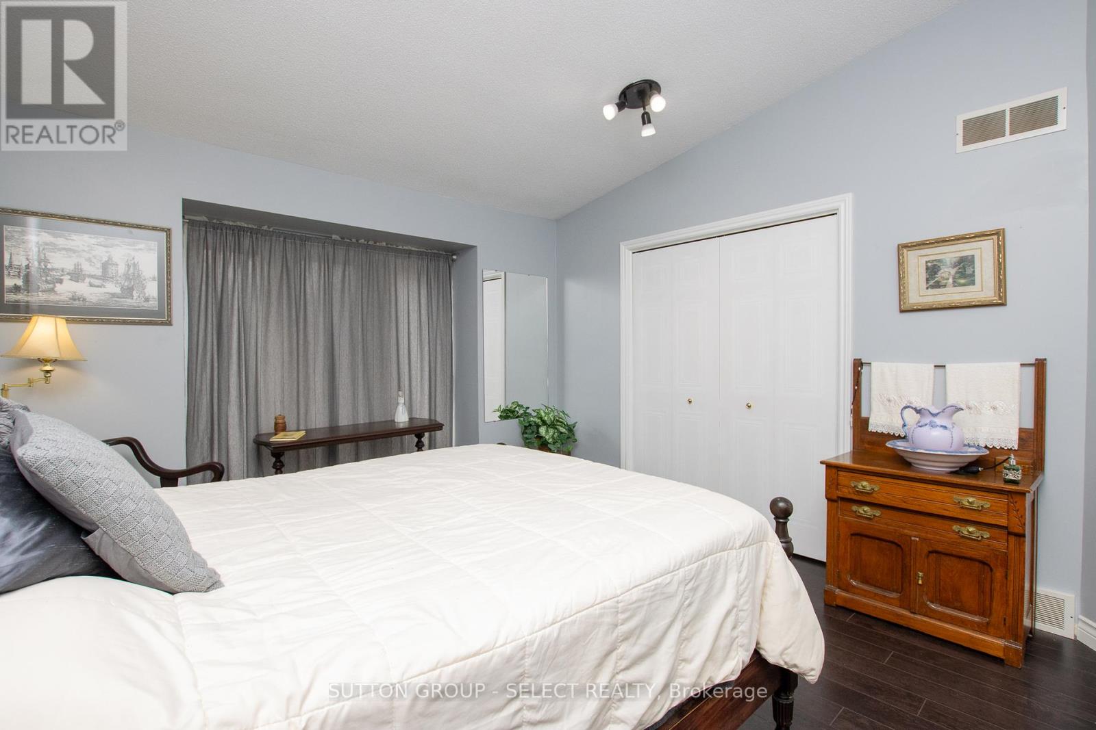 Photo 19 of 4 445 Riverside Drive, London North ON