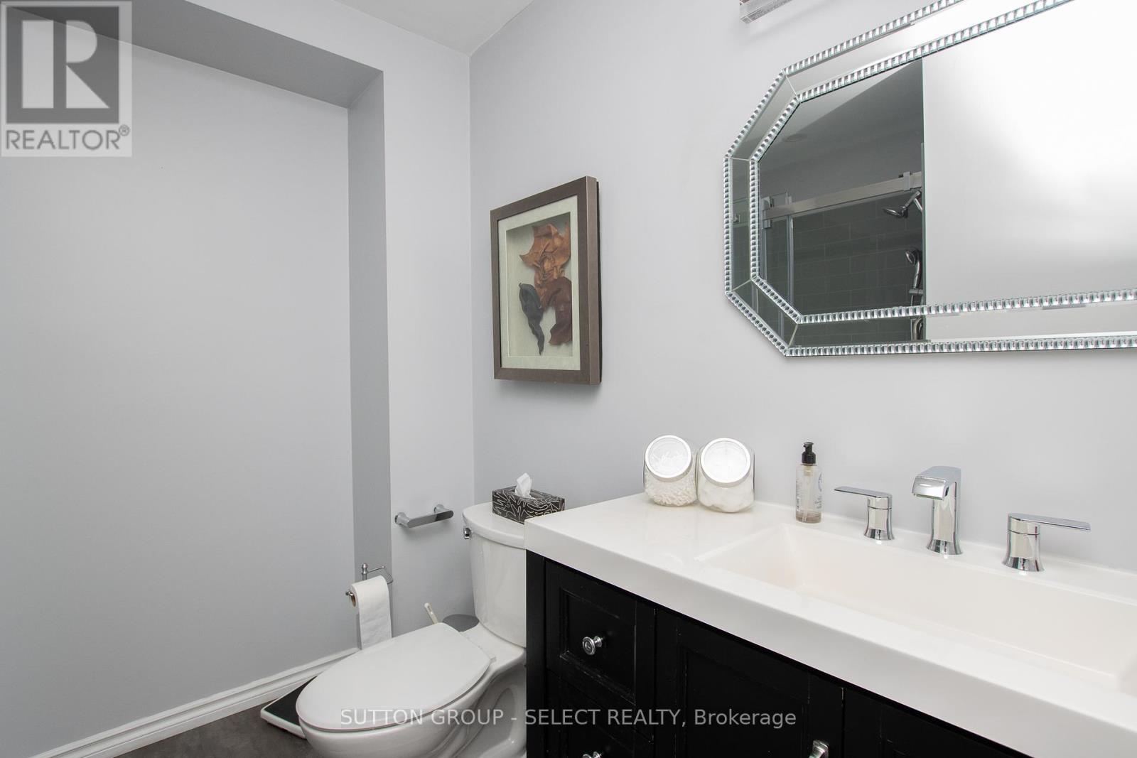 Photo 20 of 4 445 Riverside Drive, London North ON