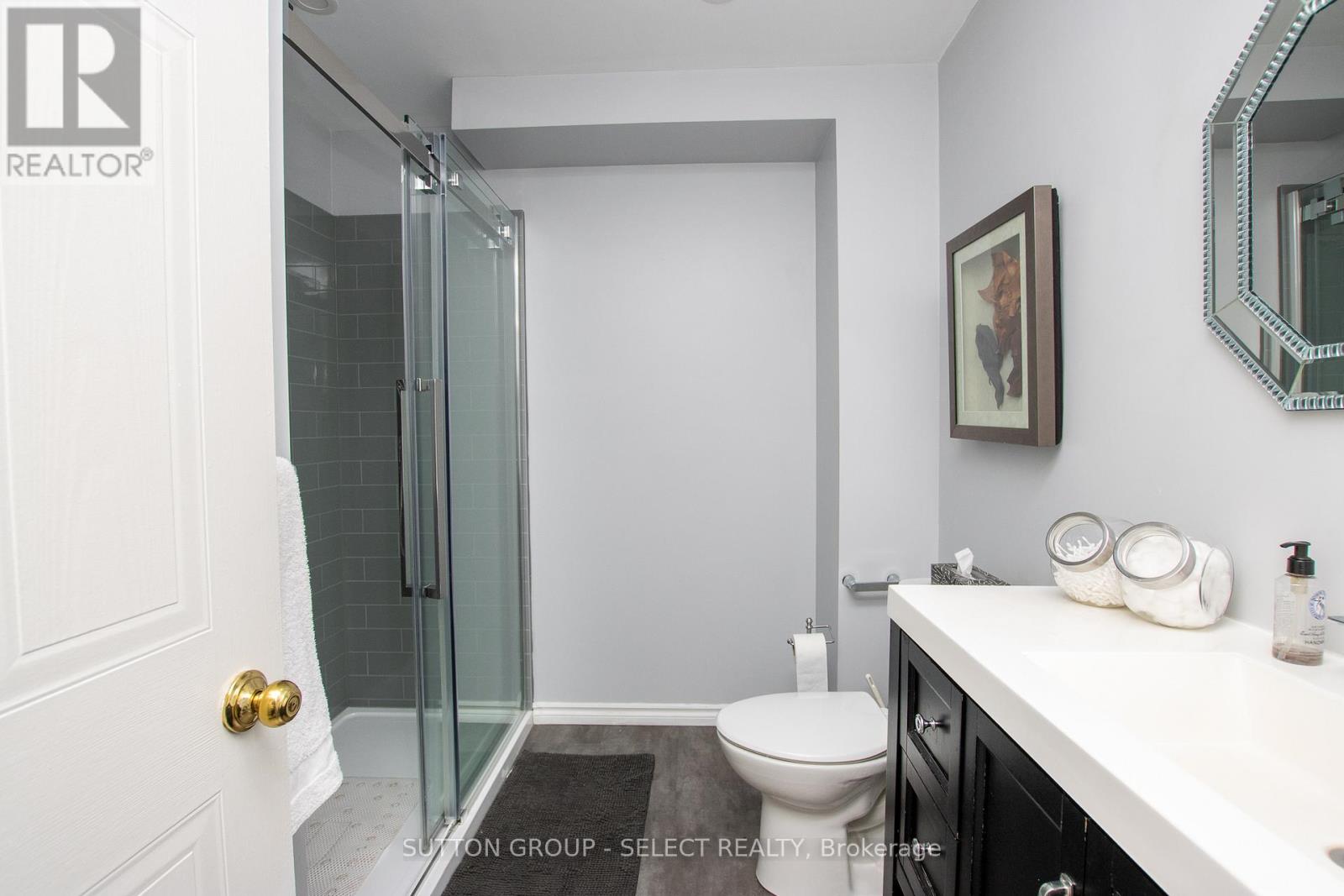 Photo 21 of 4 445 Riverside Drive, London North ON