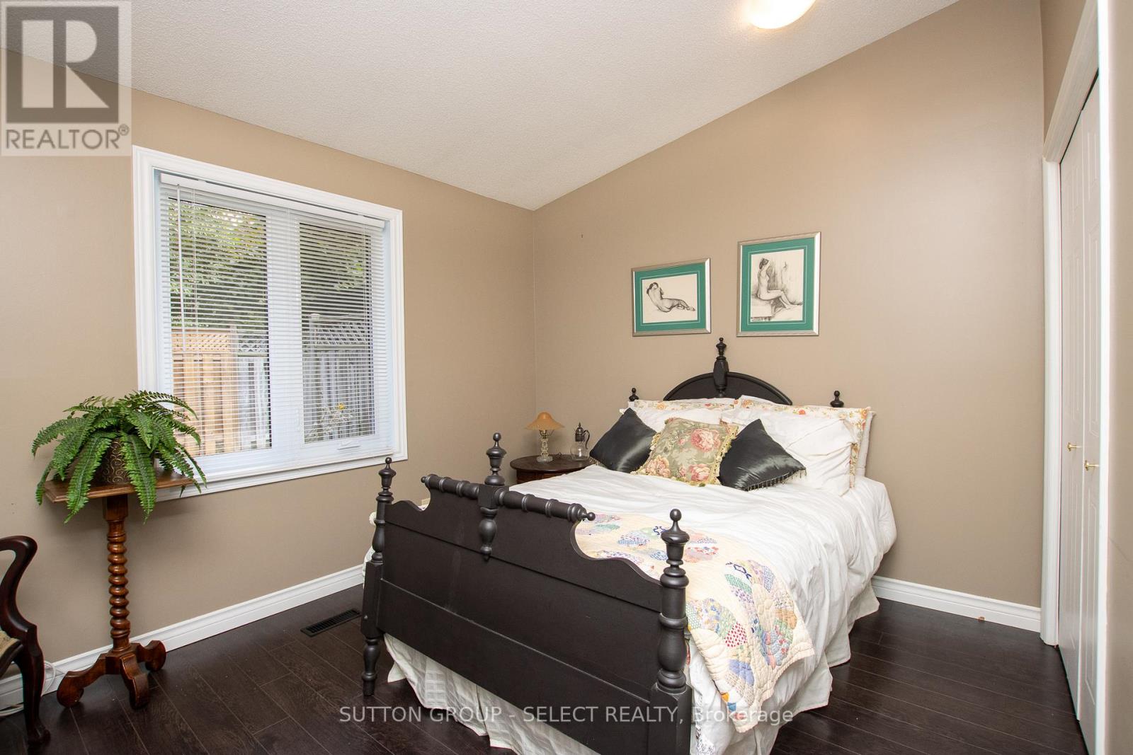 Photo 23 of 4 445 Riverside Drive, London North ON
