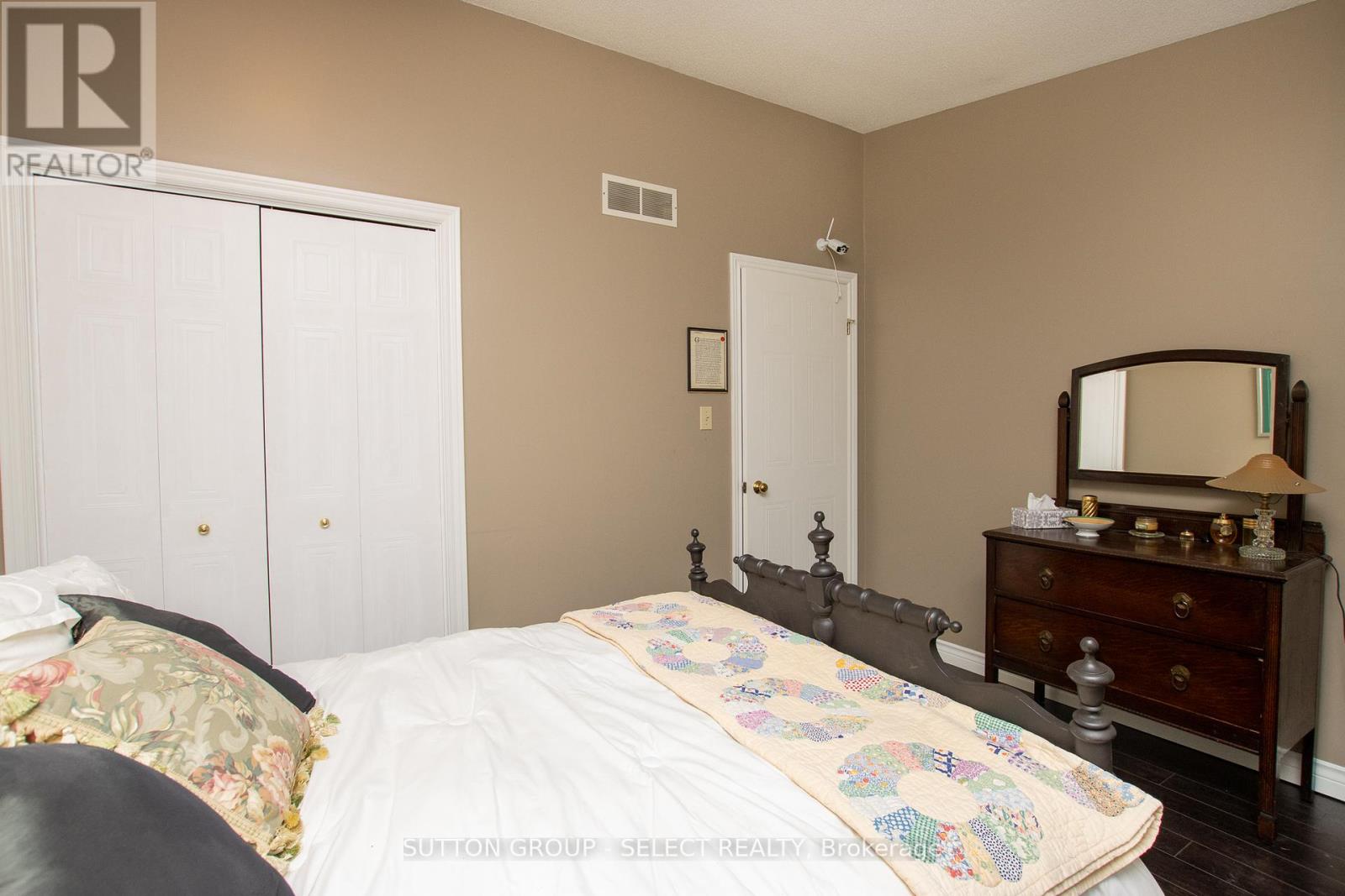 Photo 25 of 4 445 Riverside Drive, London North ON
