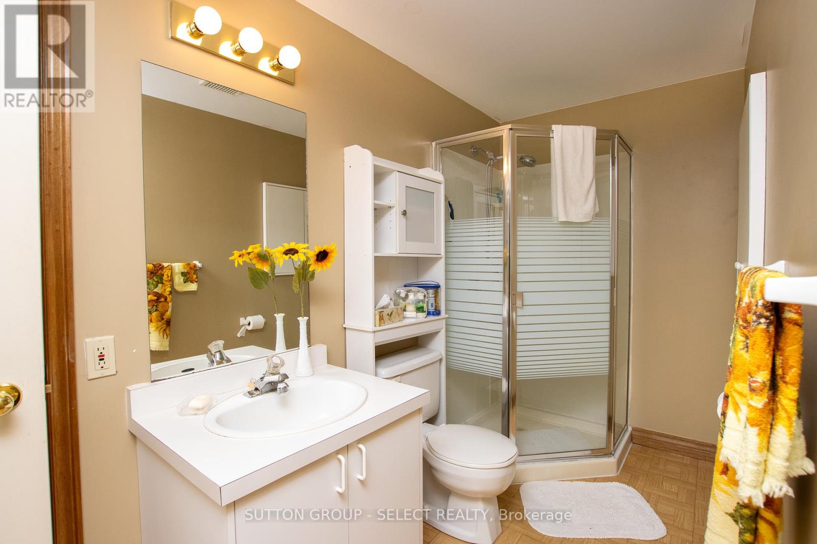 Photo 30 of 4 445 Riverside Drive, London North ON