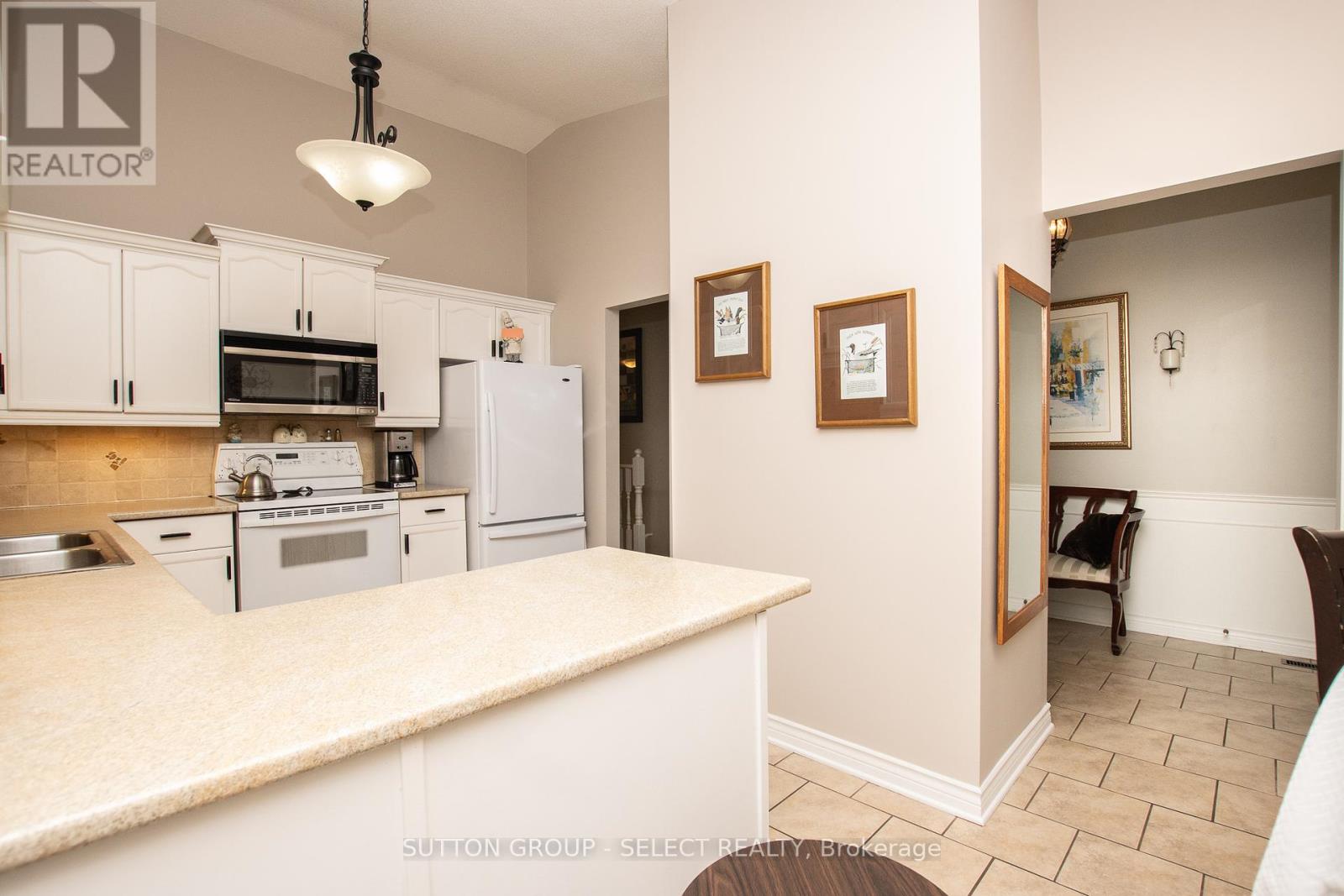Photo 9 of 4 445 Riverside Drive, London North ON