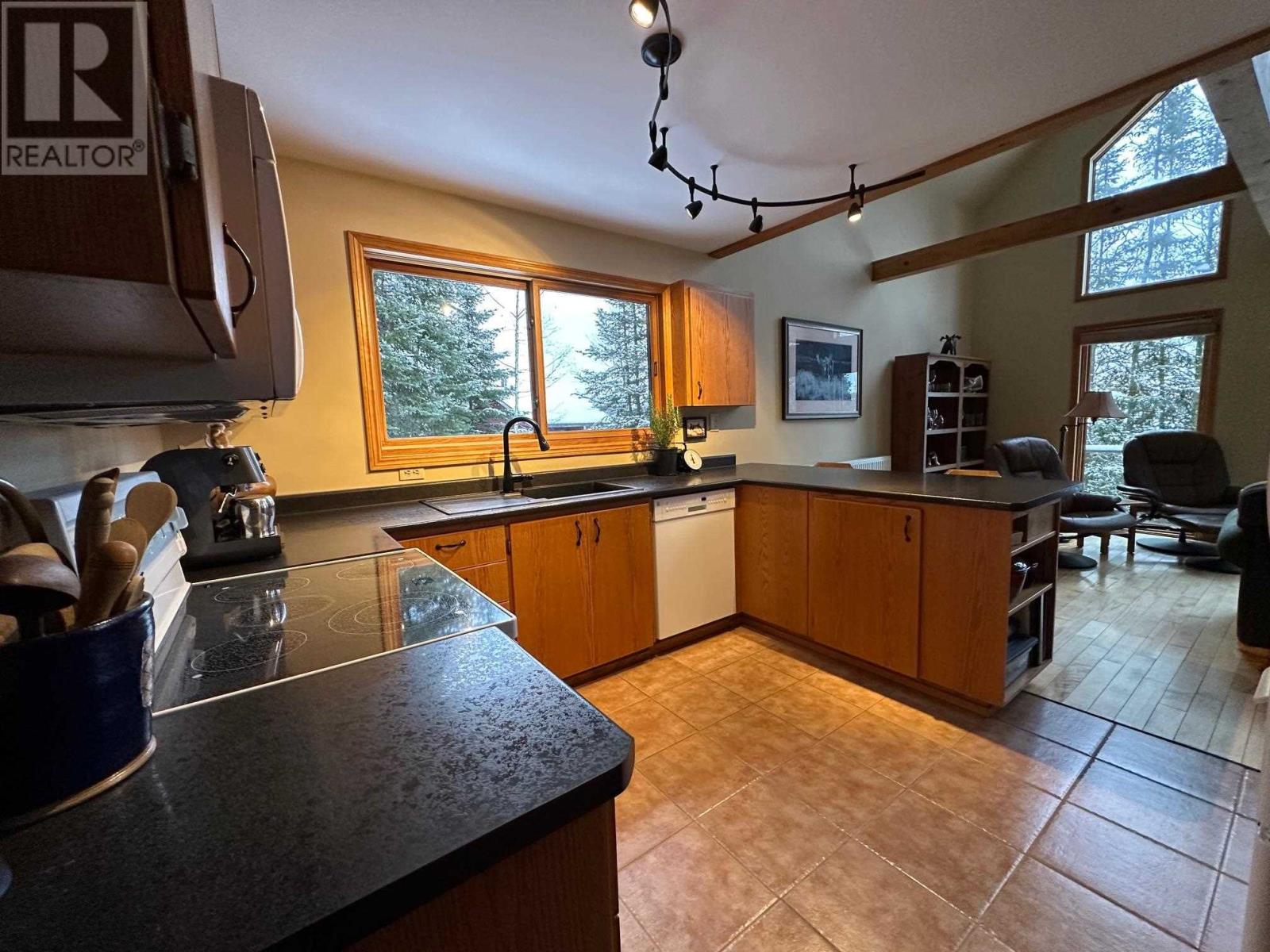 Photo 9 of 309 Cedar Ln, Rossport ON