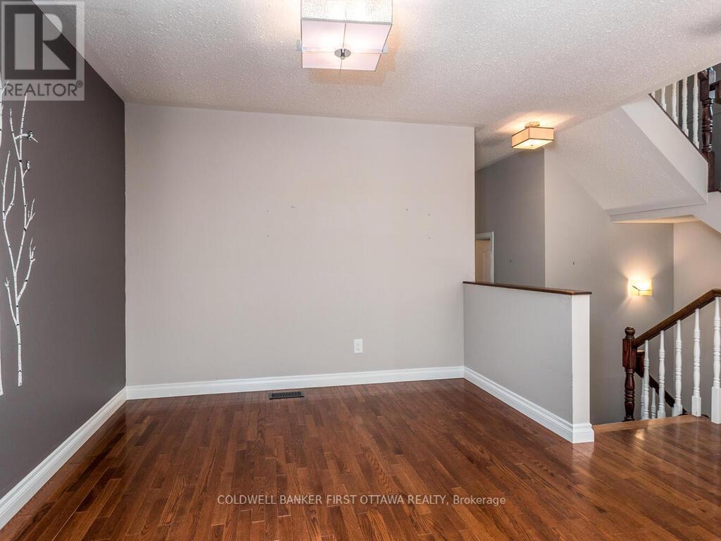 Photo 11 of 6101 Arbourwood Drive, Ottawa ON