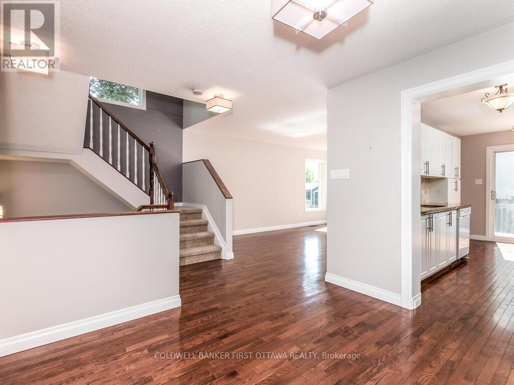 Photo 12 of 6101 Arbourwood Drive, Ottawa ON