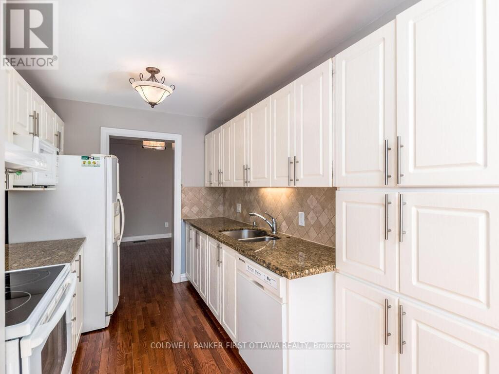 Photo 13 of 6101 Arbourwood Drive, Ottawa ON