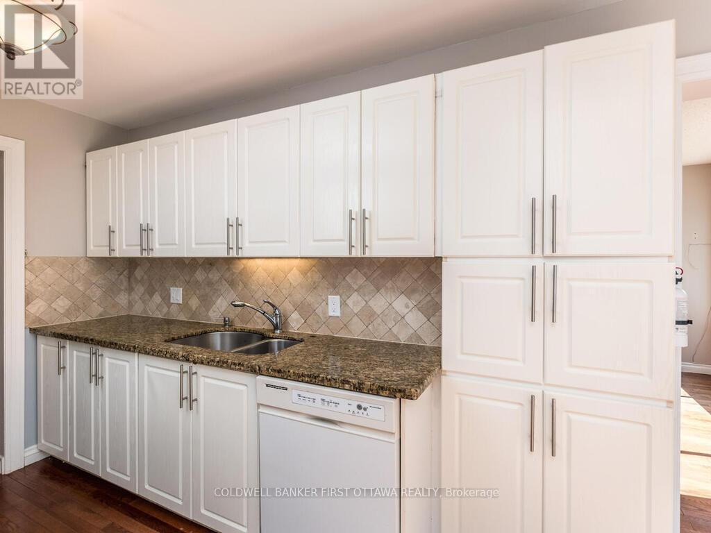 Photo 14 of 6101 Arbourwood Drive, Ottawa ON