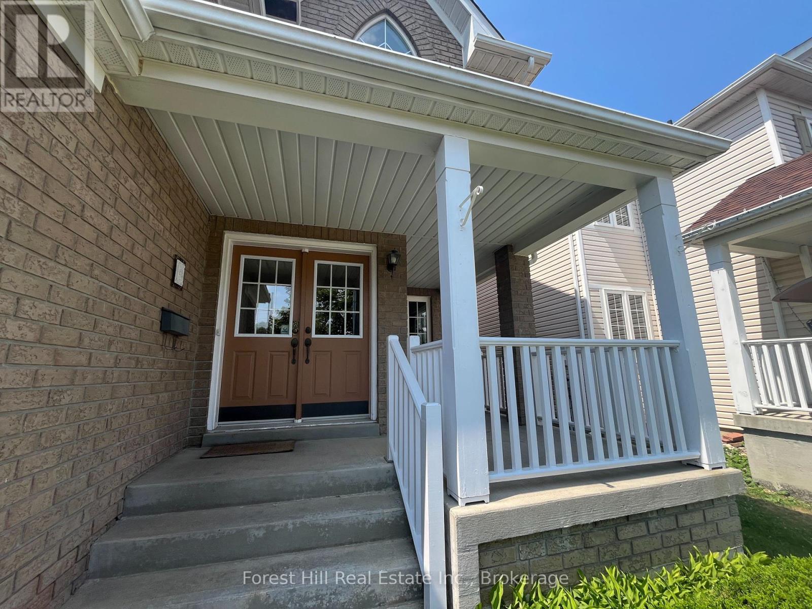 Photo 2 of 1530 Aldergrove Drive, Oshawa ON
