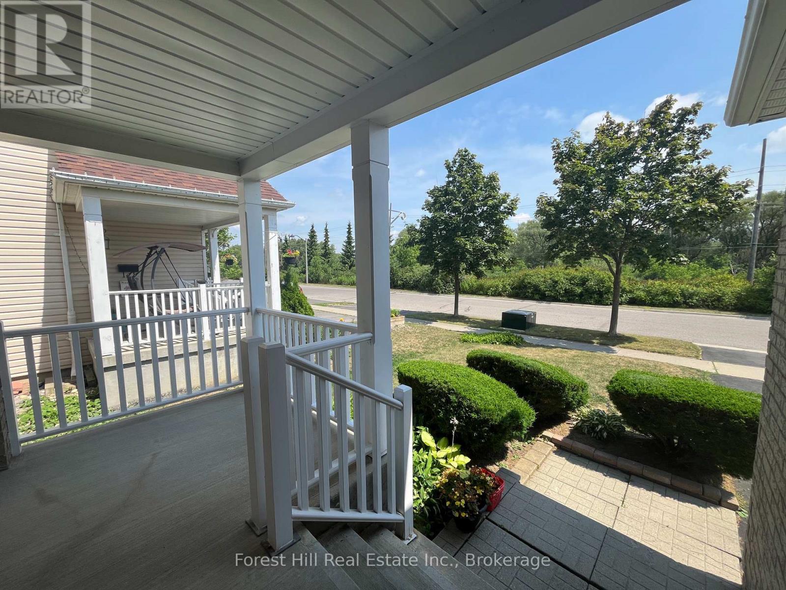 Photo 3 of 1530 Aldergrove Drive, Oshawa ON